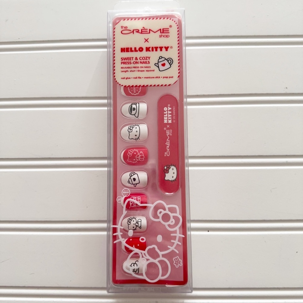 THE CRÈME SHOP x HELLO KITTY® SWEET & COZY PRESS-ON NAILS